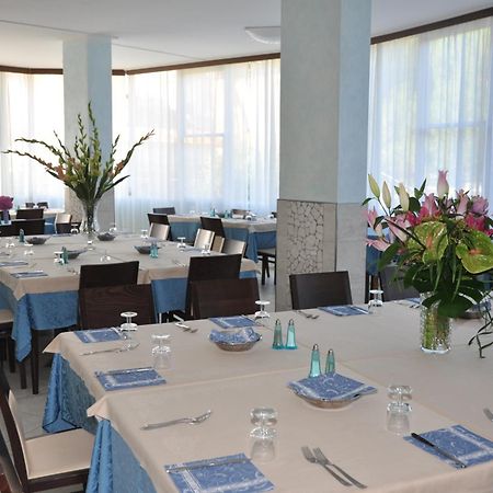 Hotel Real Cervia Exteriör bild