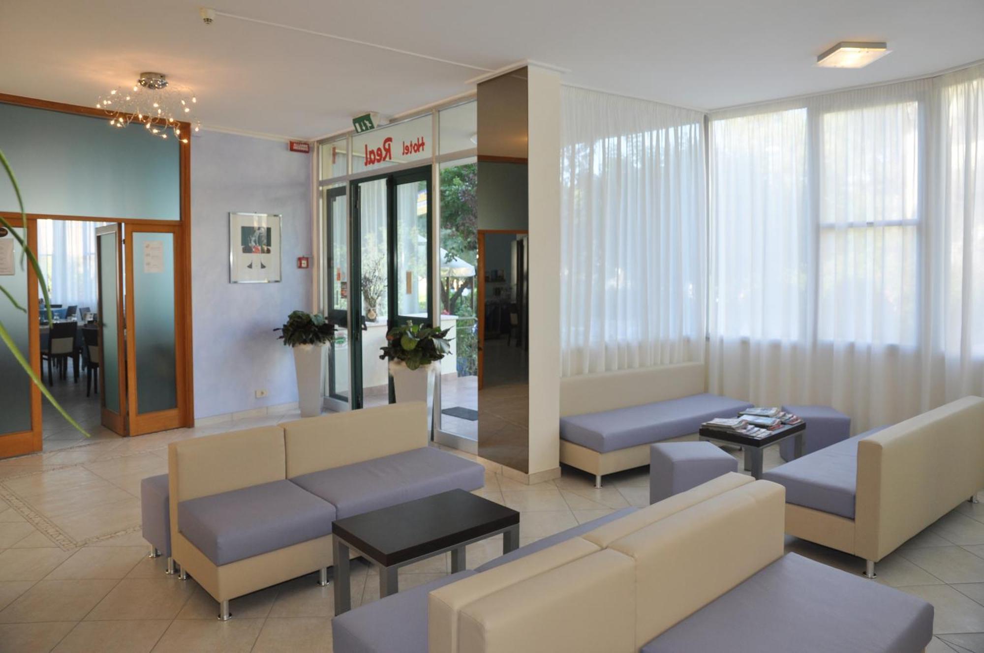 Hotel Real Cervia Exteriör bild