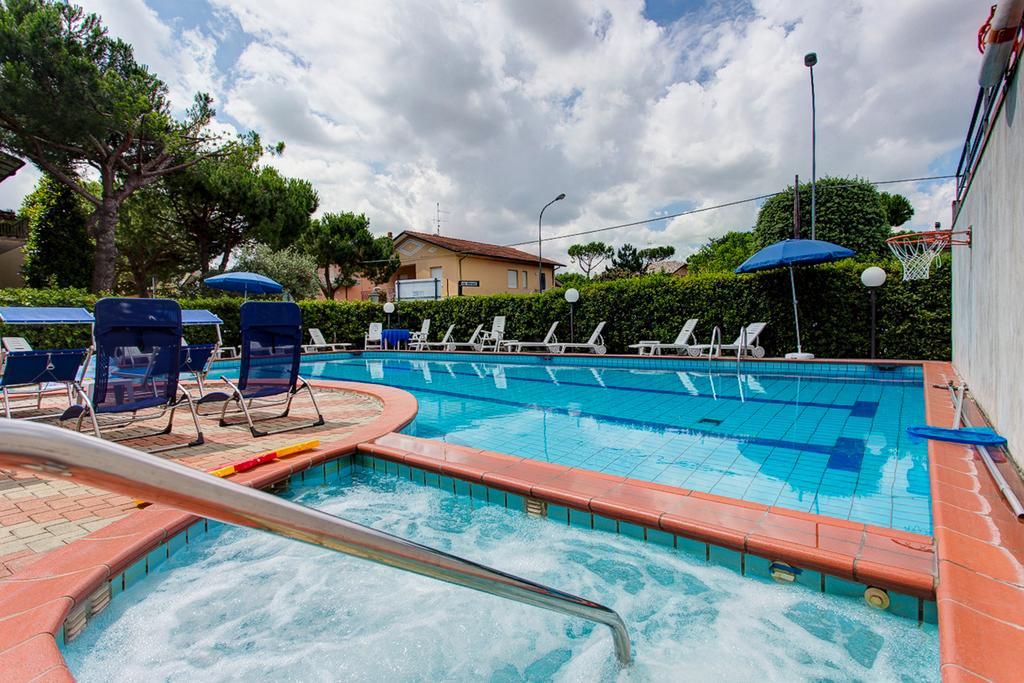 Hotel Real Cervia Exteriör bild